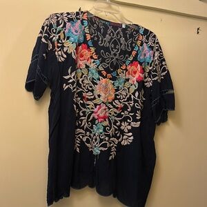 Pretty embroidered Johnny Was tee shirt size medium.